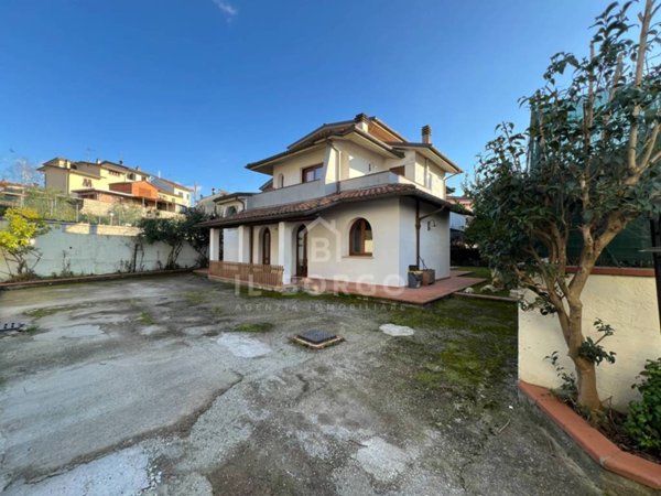 casa indipendente in vendita a Montecatini-Terme in zona Vico