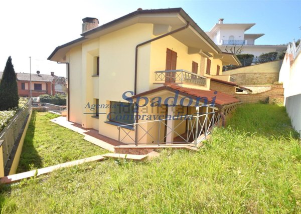 casa indipendente in vendita a Montecatini-Terme