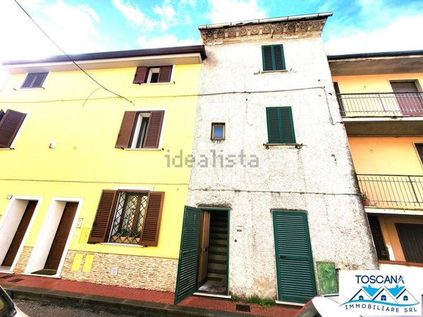 casa indipendente in vendita a Montecatini-Terme