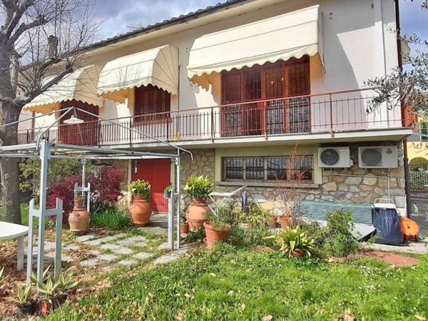 casa indipendente in vendita a Montecatini-Terme in zona Vico