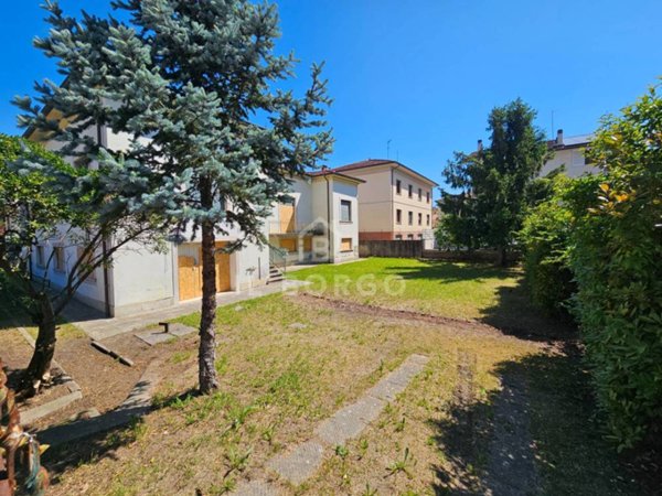 casa indipendente in vendita a Montecatini-Terme in zona Vico