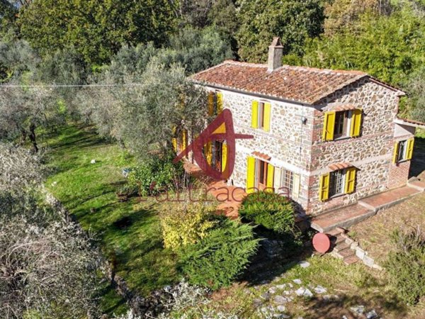 casa indipendente in vendita a Montecatini-Terme