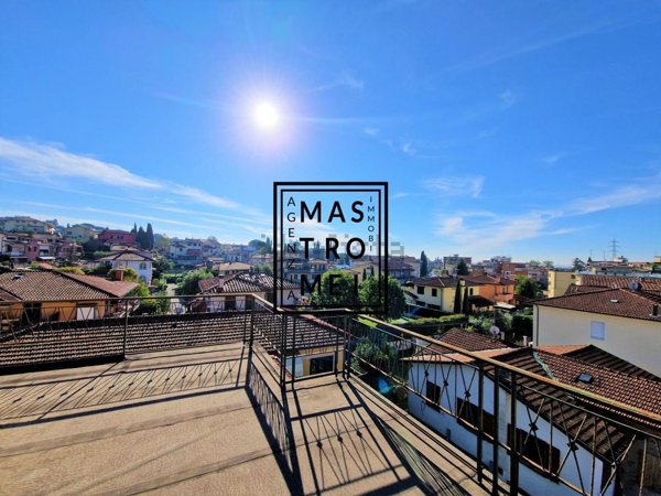 casa indipendente in vendita a Montecatini-Terme