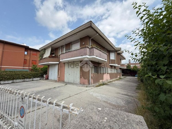 appartamento in vendita a Montecatini-Terme in zona Vico
