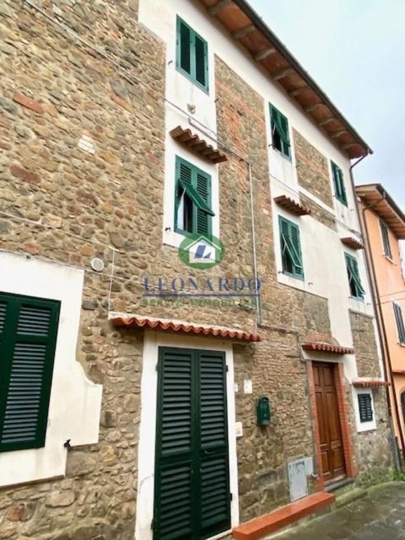 casa indipendente in vendita a Montecatini-Terme in zona Montecatini Alto