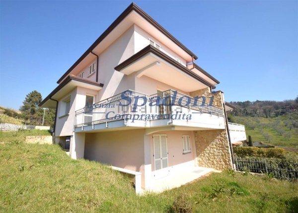 casa indipendente in vendita a Montecatini-Terme in zona Vico