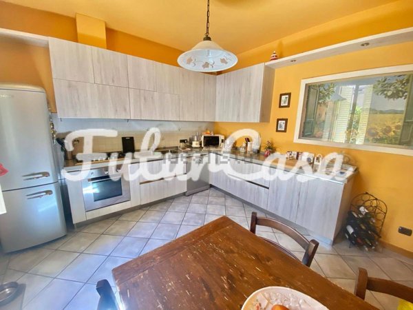 casa indipendente in vendita a Montecatini-Terme