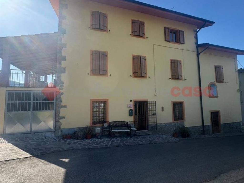 casa indipendente in vendita a Montecatini-Terme