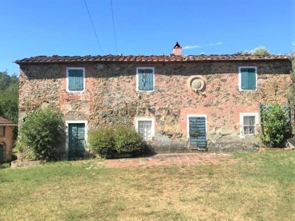 esavano in vendita a Montecatini-Terme