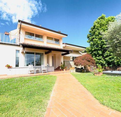 casa indipendente in vendita a Montecatini-Terme in zona Vico