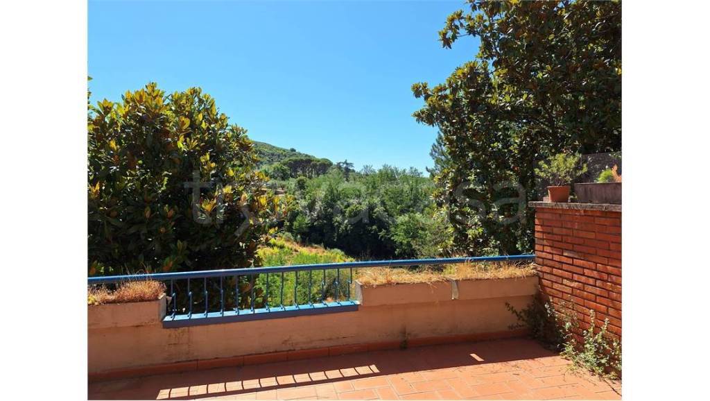 appartamento in vendita a Montecatini-Terme in zona Montecatini Alto