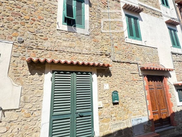 casa indipendente in vendita a Montecatini-Terme in zona Montecatini Alto