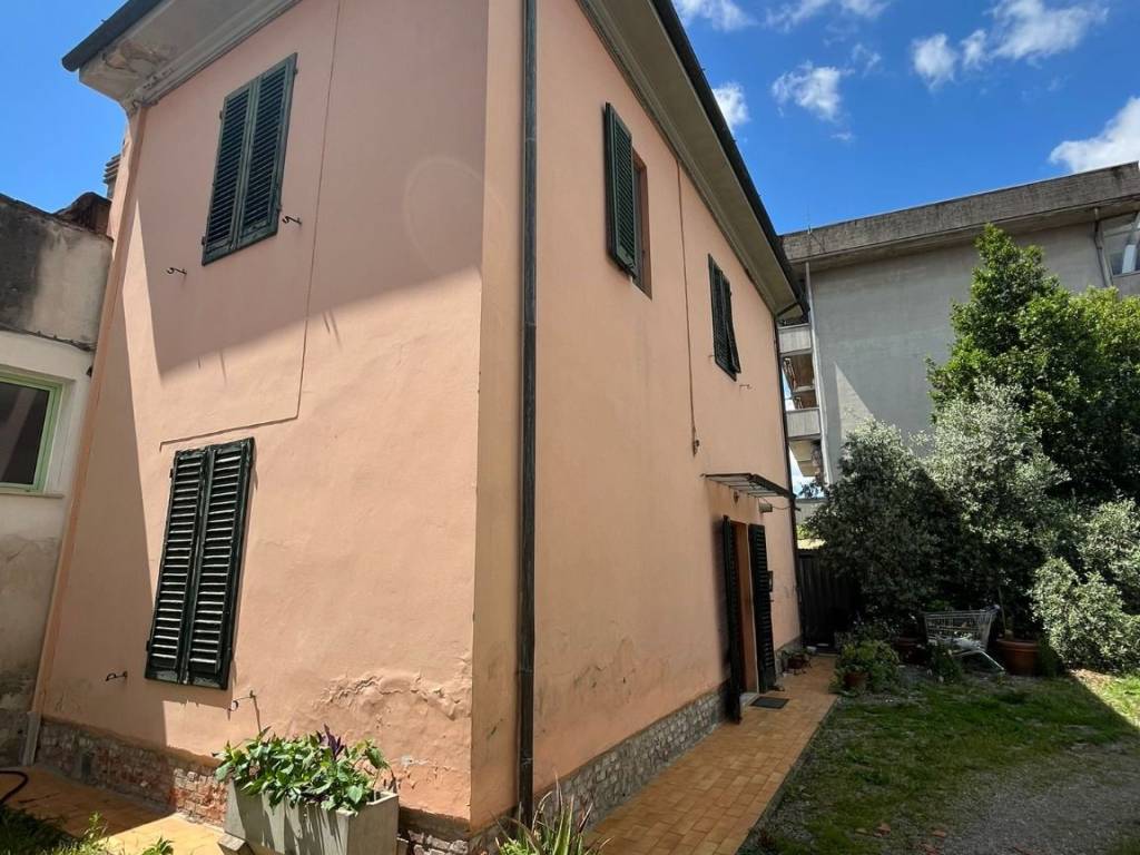 casa indipendente in vendita a Montecatini-Terme in zona Vico