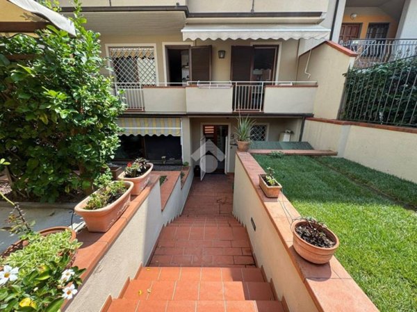 casa indipendente in vendita a Montecatini-Terme in zona Vico