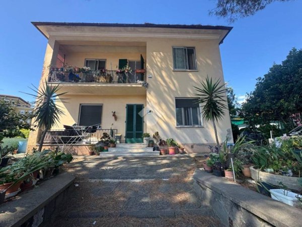casa indipendente in vendita a Montecatini-Terme in zona Vico