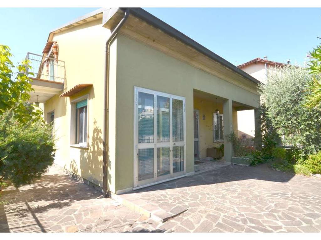 casa indipendente in vendita a Montecatini-Terme