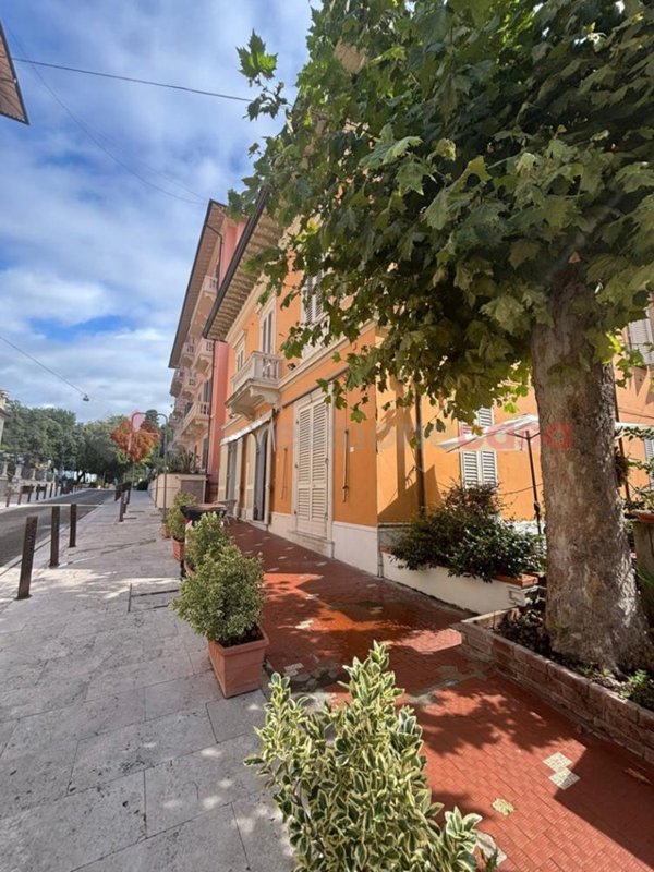 negozio in vendita a Montecatini-Terme