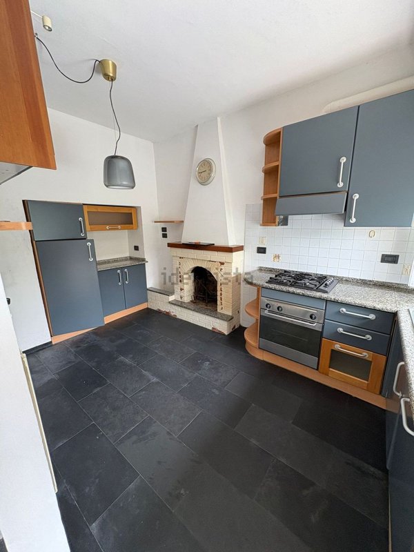 casa indipendente in vendita a Montecatini-Terme in zona Montecatini Alto