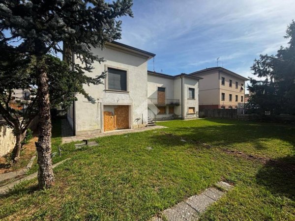 casa indipendente in vendita a Montecatini-Terme in zona Vico