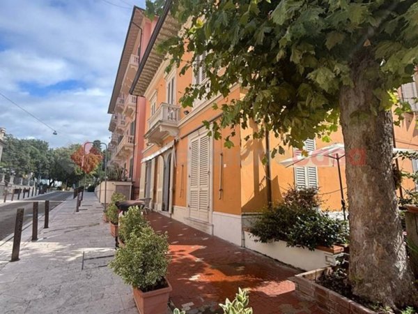 intera palazzina in vendita a Montecatini-Terme