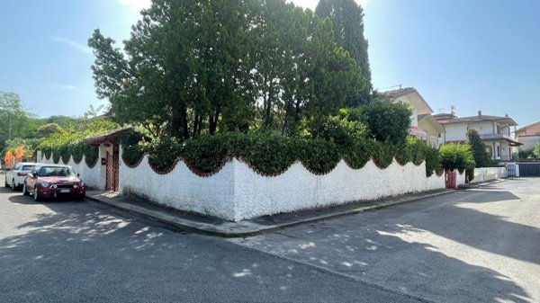 casa indipendente in vendita a Montecatini-Terme