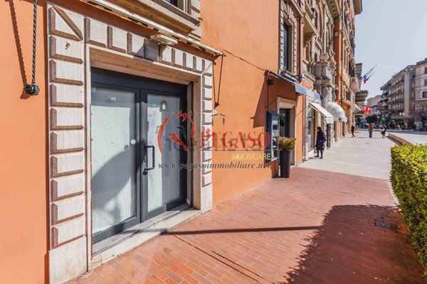 negozio in vendita a Montecatini-Terme in zona Vico