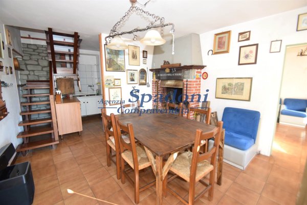 casa indipendente in vendita a Montecatini-Terme in zona Montecatini Alto