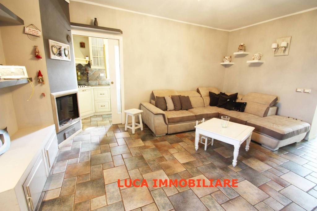 casa indipendente in vendita a Montecatini-Terme in zona Vico