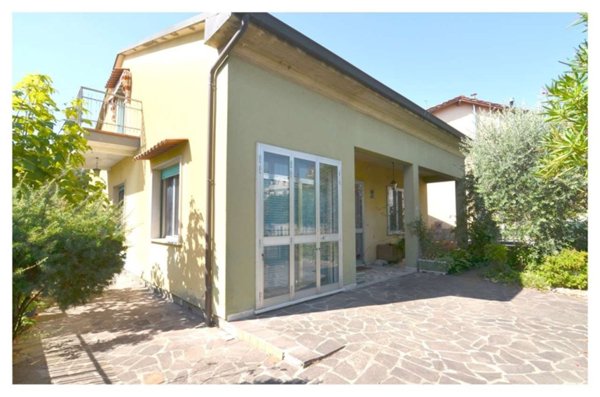 casa indipendente in vendita a Montecatini-Terme