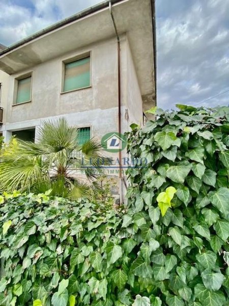 casa indipendente in vendita a Montecatini-Terme