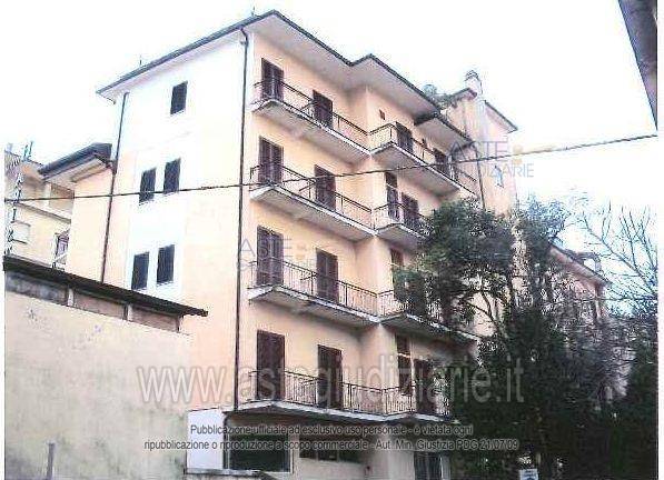 negozio in vendita a Montecatini-Terme in zona Vico