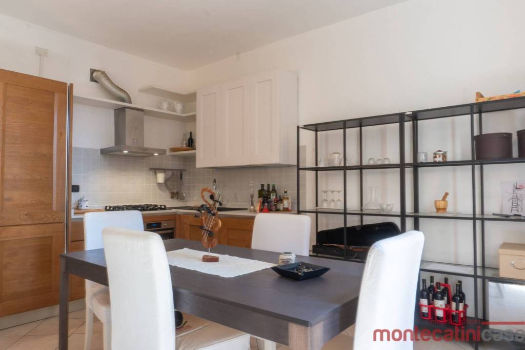 appartamento in vendita a Montecatini-Terme in zona Vico