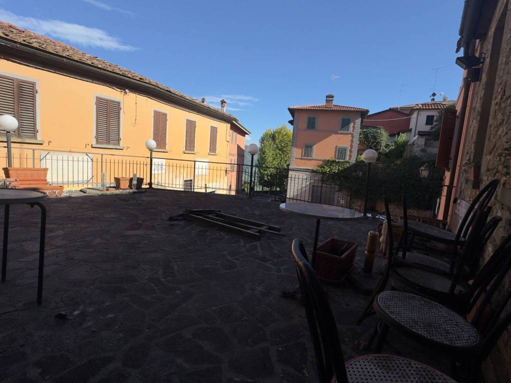 negozio in vendita a Montecatini-Terme in zona Montecatini Alto