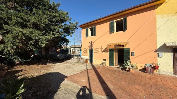 casa indipendente in vendita a Montecatini-Terme