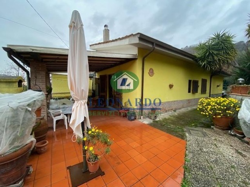 intera palazzina in vendita a Montecatini-Terme in zona Vico