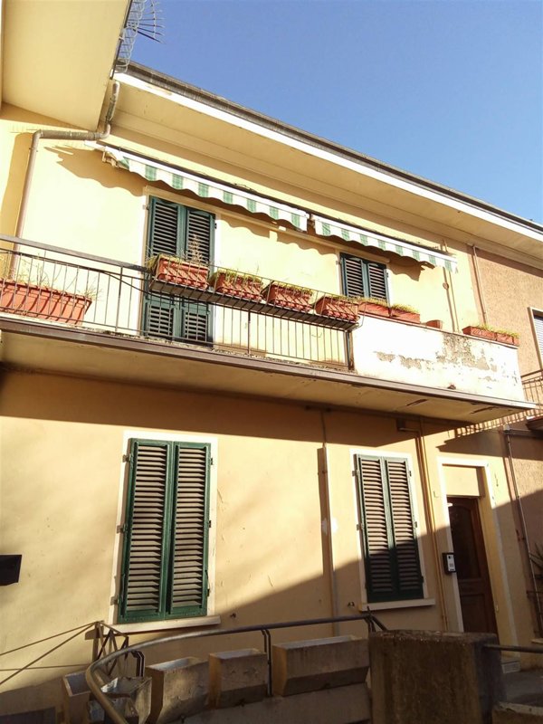 casa indipendente in vendita a Montecatini-Terme in zona Vico