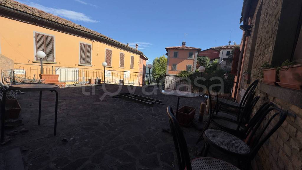 negozio in vendita a Montecatini-Terme in zona Montecatini Alto