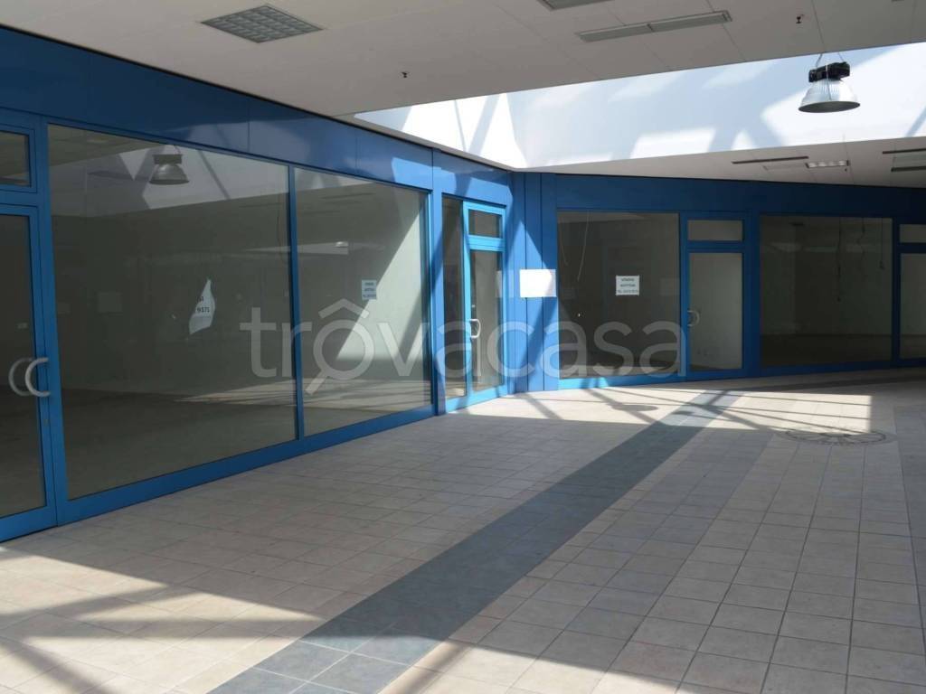 negozio in vendita a Montecatini-Terme in zona Vico