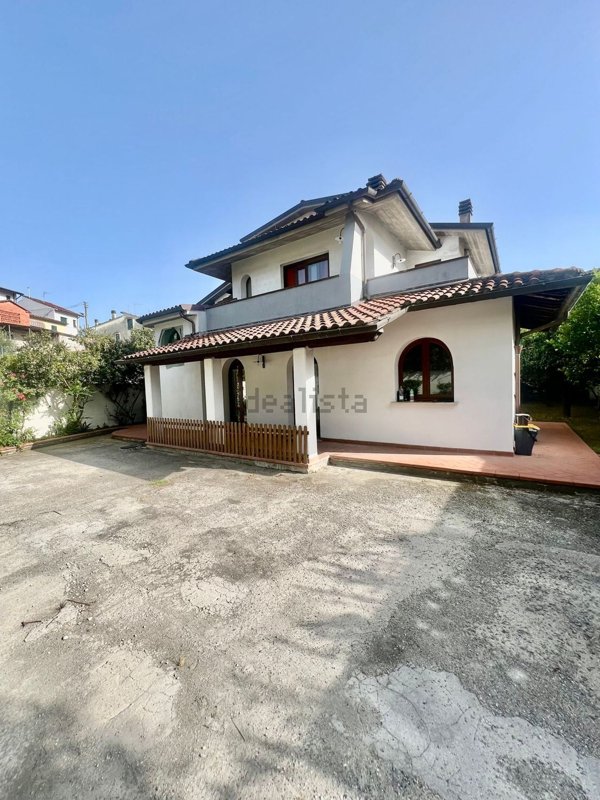 casa indipendente in vendita a Montecatini-Terme