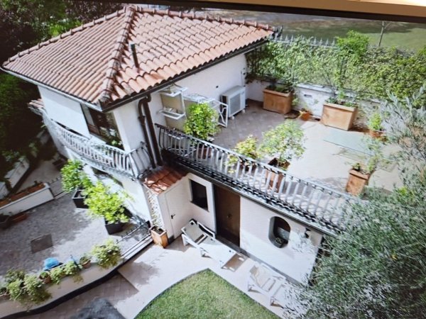 casa indipendente in vendita a Montecatini-Terme