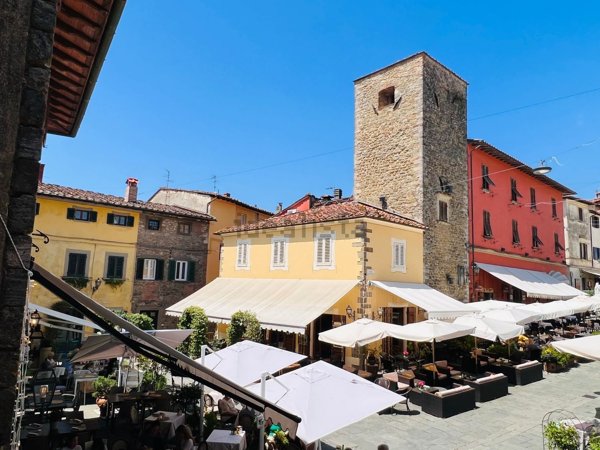 casa indipendente in vendita a Montecatini-Terme in zona Montecatini Alto