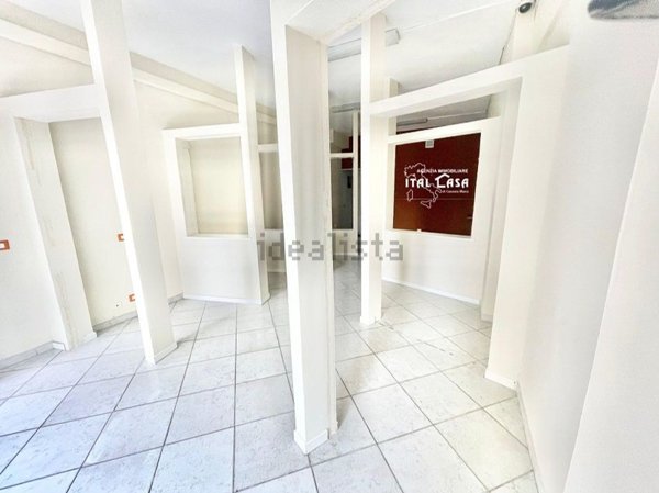 locale di sgombero in vendita a Montecatini-Terme in zona Vico