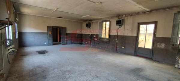 locale di sgombero in vendita a Montecatini-Terme