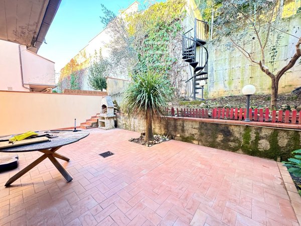 casa indipendente in vendita a Montecatini-Terme