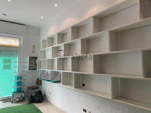 locale commerciale in vendita a Montecatini-Terme