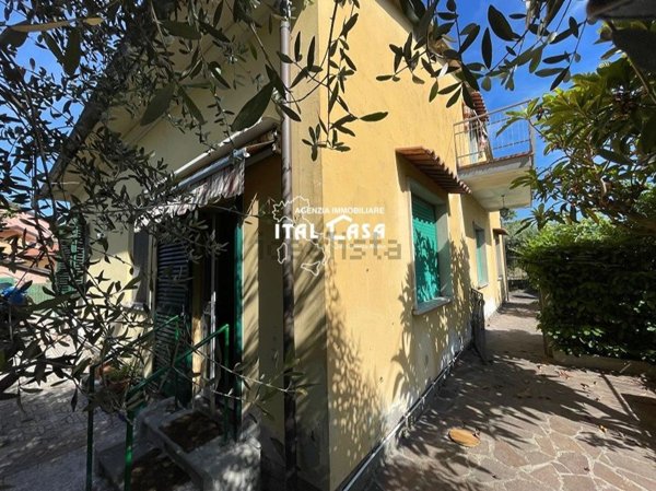 casa indipendente in vendita a Montecatini-Terme