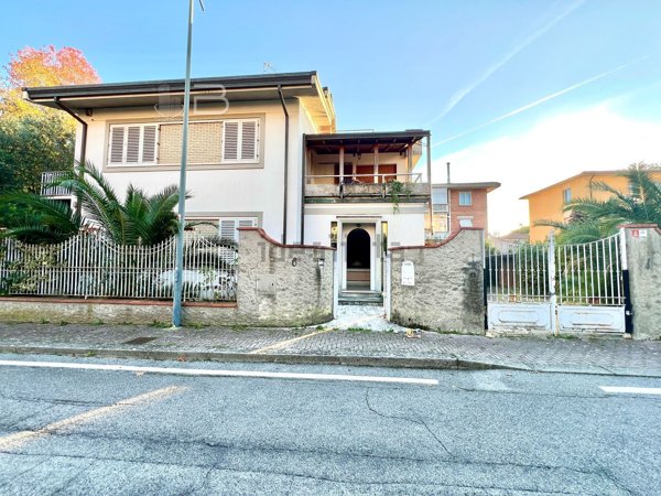 casa indipendente in vendita a Montecatini-Terme in zona Vico
