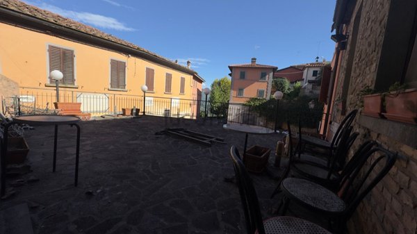 locale commerciale in vendita a Montecatini-Terme in zona Montecatini Alto