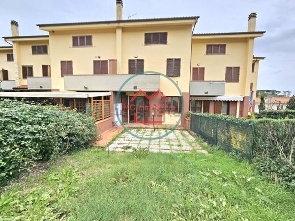 casa indipendente in vendita a Montecatini-Terme