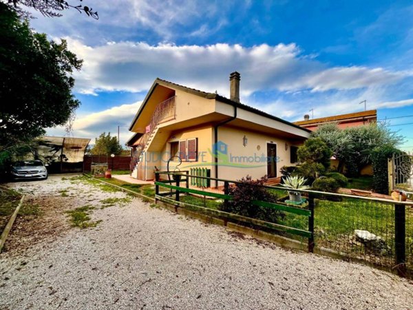 casa indipendente in vendita a Montecatini-Terme in zona Vico